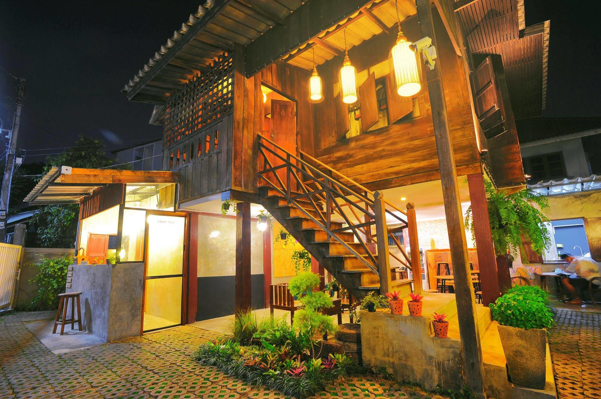 Manon Hostel Chiang Mai Dış mekan fotoğraf