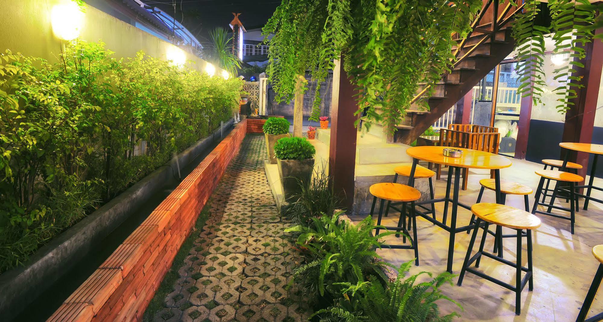 Manon Hostel Chiang Mai Dış mekan fotoğraf